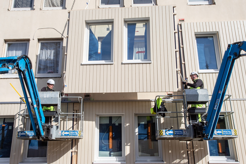 Bild 3 Fassade RENOWATE MG Installation am Gebäude